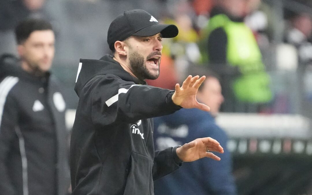 Dennis Schmitt darf die Eintracht auch gegen Tottenham coachen.