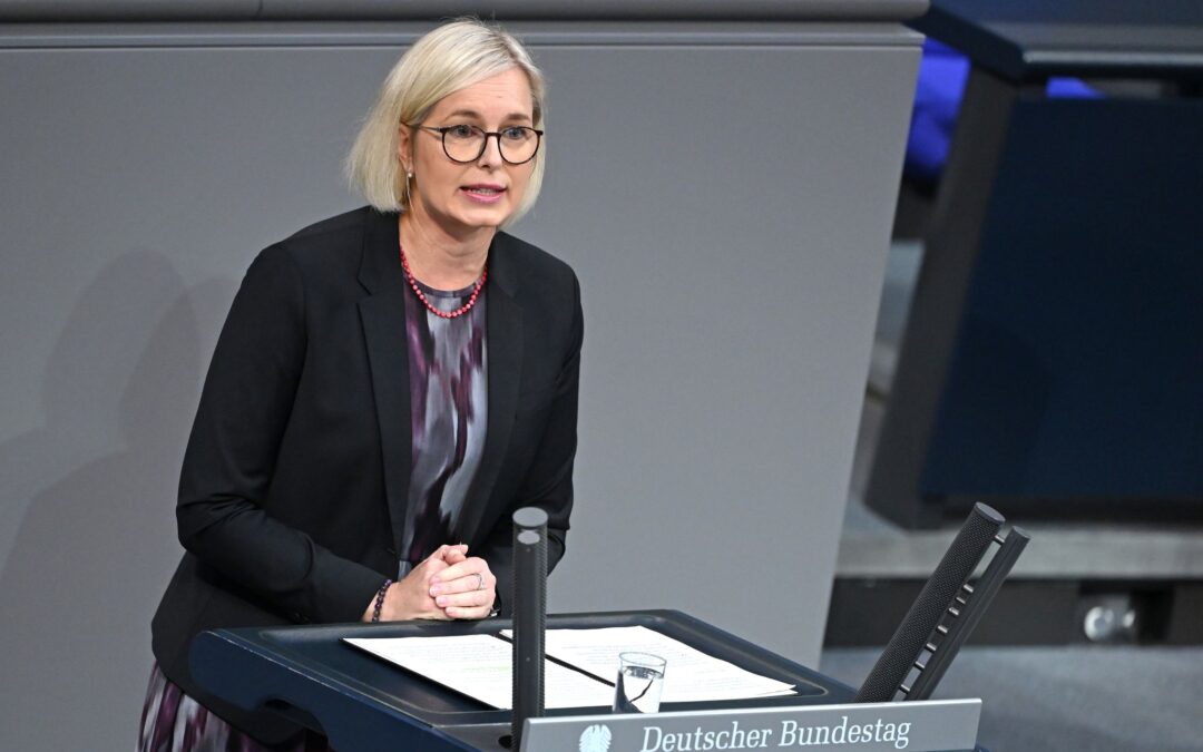 Christiane Schenderlein (CDU), Staatsministerin für Sport und Ehrenamt - die Bundesregierung überlässt die Diskussion über einen möglichen WM-Boykott dem Sport und betont dessen Autonomie (Archivbild)