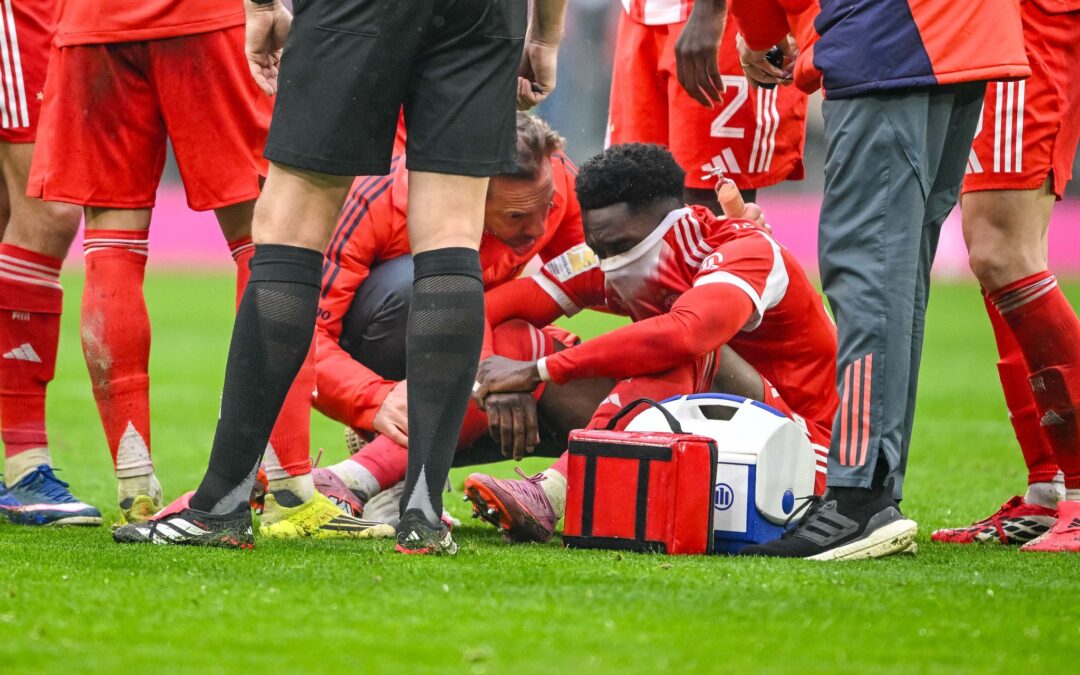 Alphonso Davies musste verletzt ausgewechselt werden.