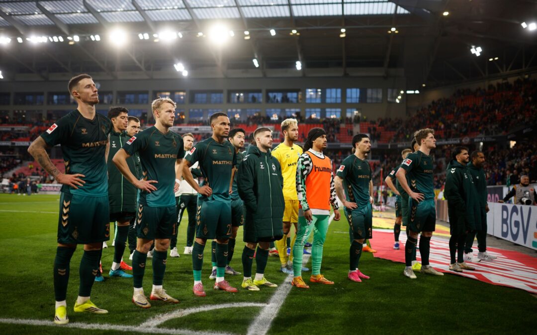 Gesichter einer Krise: die Bremer Profis müssen den Frust der Fans ertragen.