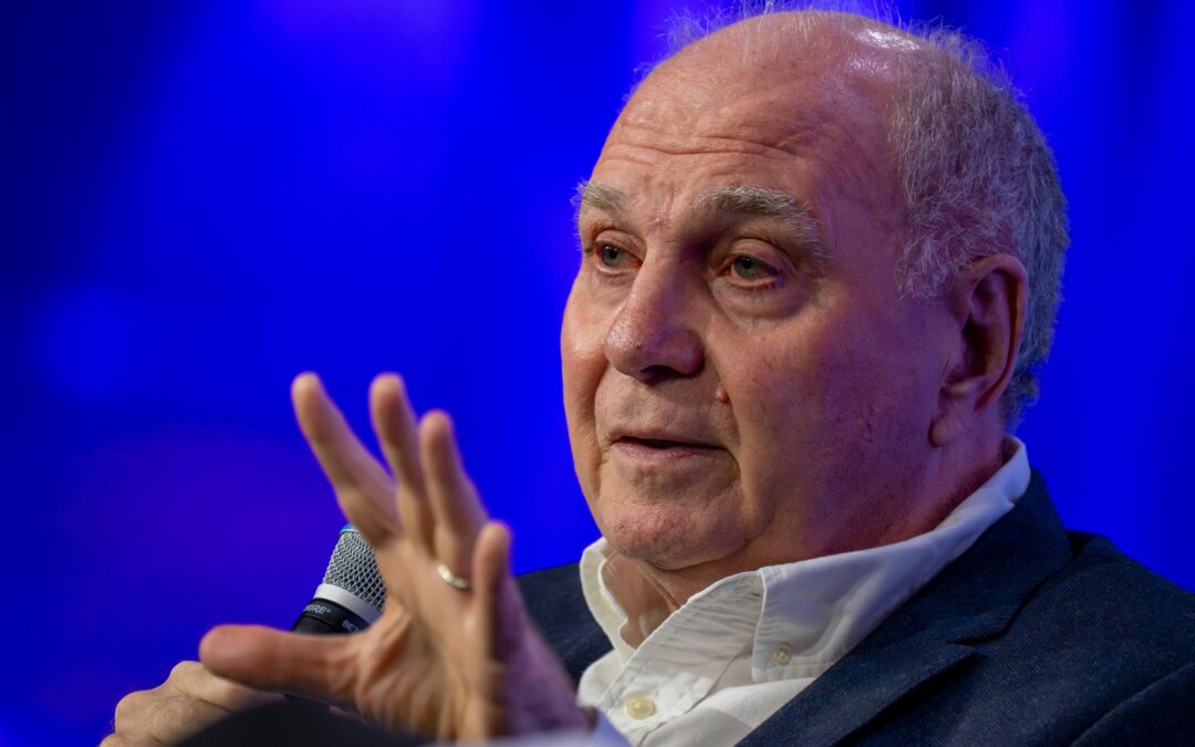 Uli Hoeneß will die Berater in ihrer Macht beschneiden. (Archivbild)