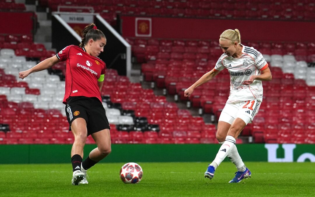 Traf für die Bayern in Manchester: Pernille Harder (r).
