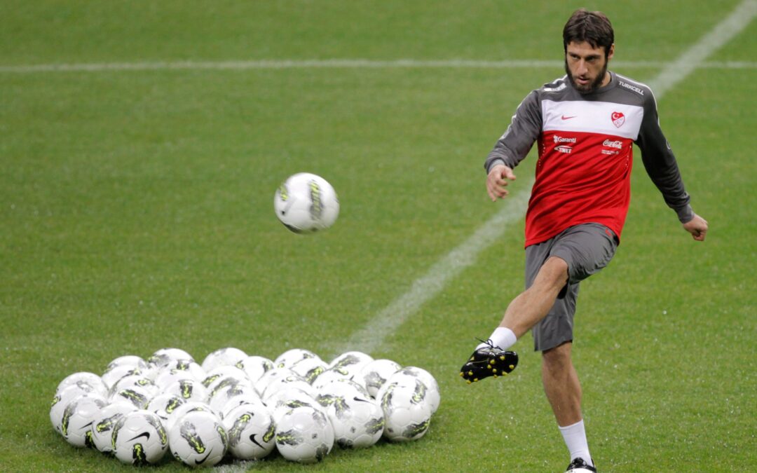 Egemen Korkmaz, heute Trainer der türkischen U21, verlor beim Spiel in Kroatien das Bewusstsein. (Archivbild)