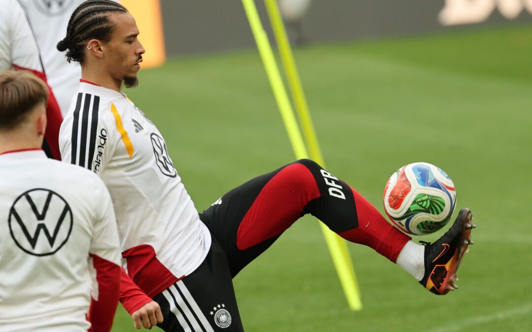 Leroy Sané, hier beim Training vor dem Spiel gegen Ghana, muss iiefern.