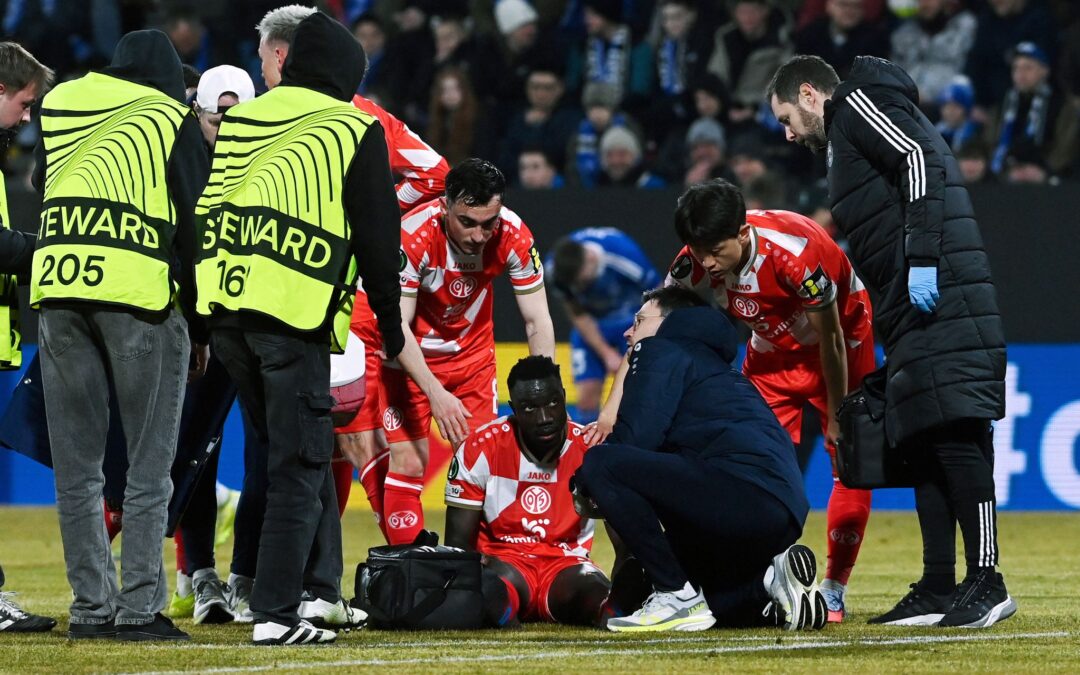 Schien- und Wadenbeinbruch: Mainzer Silas fällt lange aus
