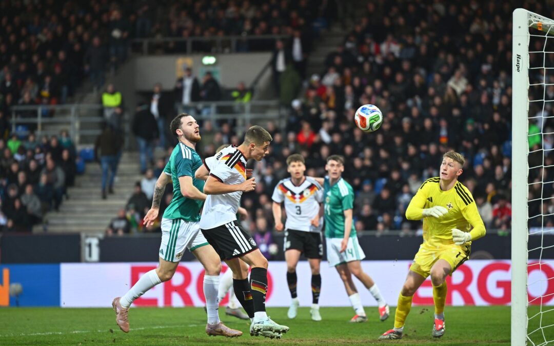 Nicolò Tresoldi (m) trifft zum 2:0.