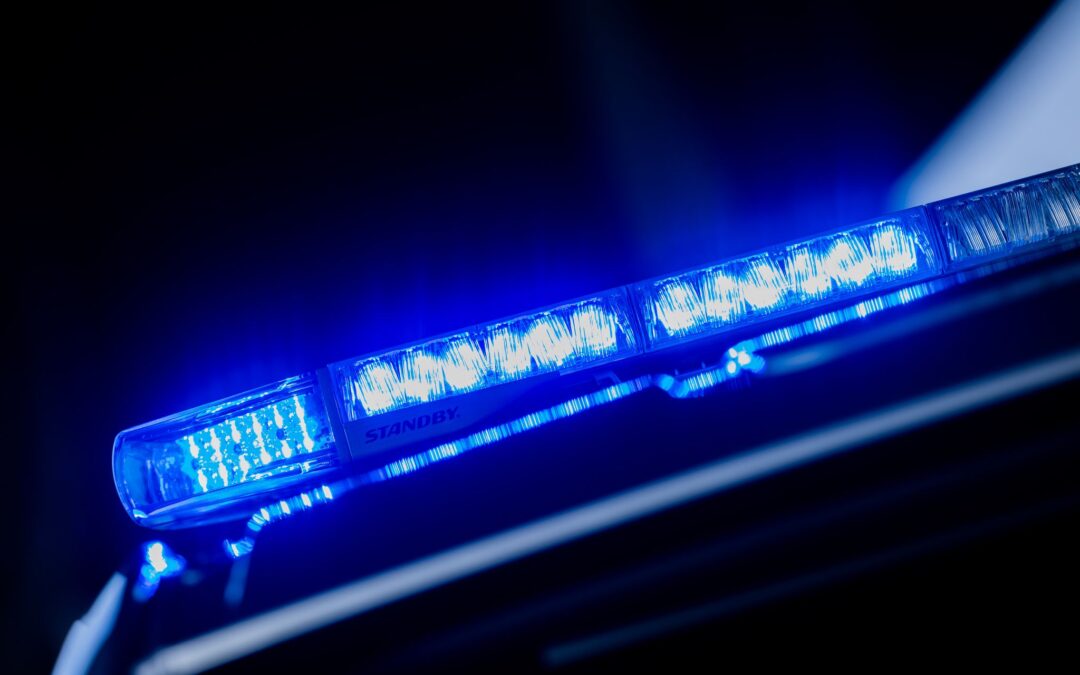 Mehrere Fußball-Anhänger des BVB und des HSV haben sich am Samstagabend geprügelt.