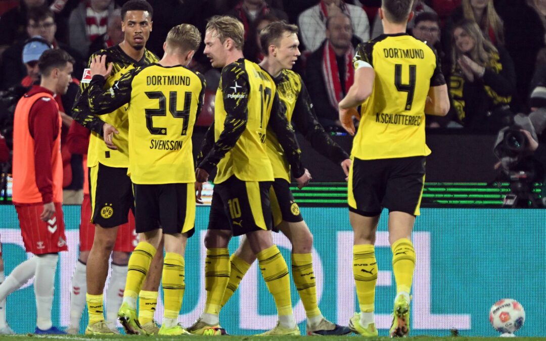 Gegen zehn Kölner hatte Dortmund zunächst leichtes Spiel