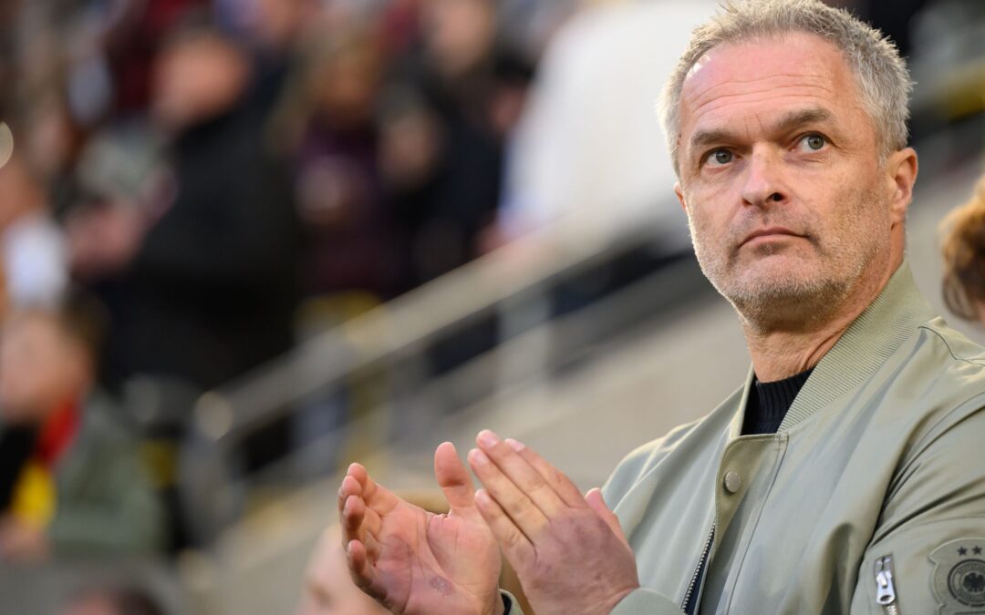 Nächstes Aufgebot für die WM-Qualifikation: Bundestrainer Christian Wück. (Archivbild)